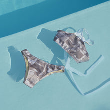 Load image into Gallery viewer, Weyes bottom | Abstractia Print