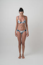Load image into Gallery viewer, Basil top | Air - Blue and white pattern
