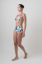 Load image into Gallery viewer, Aloe bottom | Blue and white pattern
