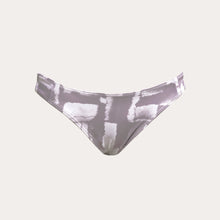Load image into Gallery viewer, Weyes bottom | Abstractia Print
